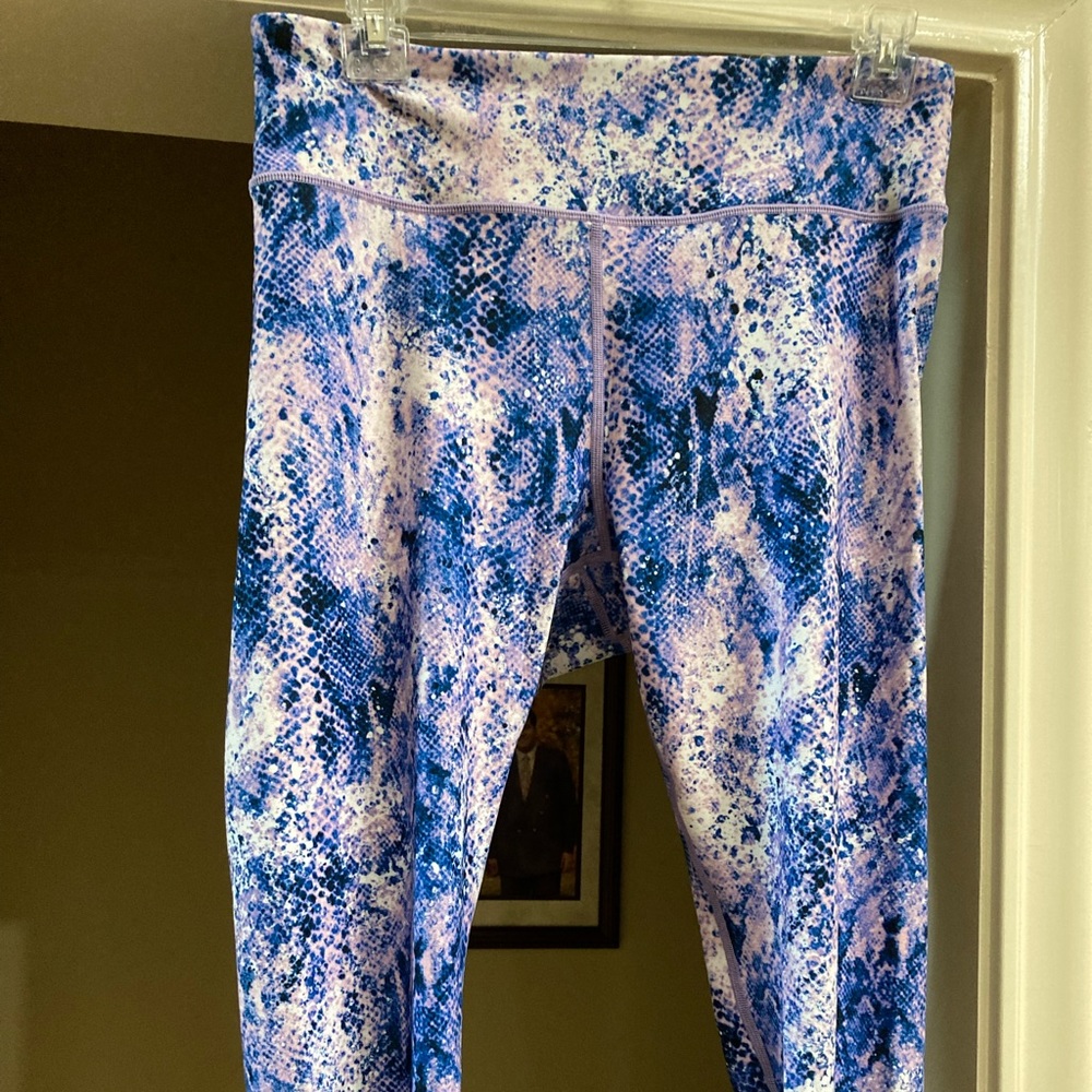 NWT Tek Gear Workout Capri Blue M
